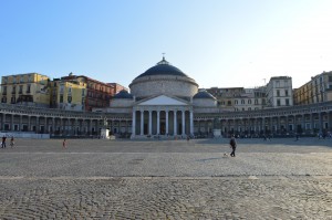Napoli, Piazza Plebliscito