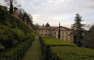 Villa Spada Bologna, veduta dal giardino
