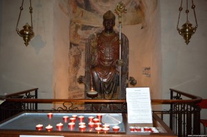 Verona, Basilica di San Zeno, statua in marmo di San Zeno
