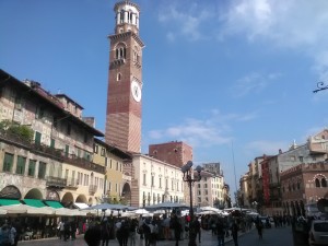 Verona, Piazza delle Erbe con la Torre Lamberti