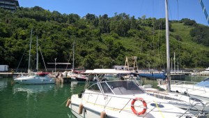 Vallugola, porticciolo alla Baia degli Angeli