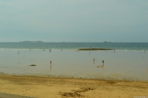 Bretagna, St Malo, spiaggia durante la bassa marea