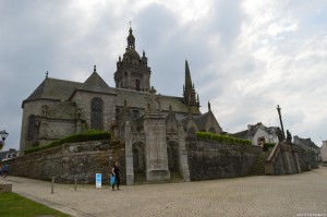 Complesso parrocchiale con calvario di St Thegonnec