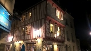 Vannes by night, case a graticcio
