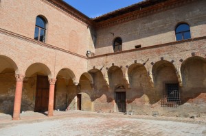 Bentivoglio, cortile interno
