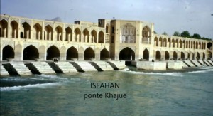 Isfahan, Ponte dei trentatré archi