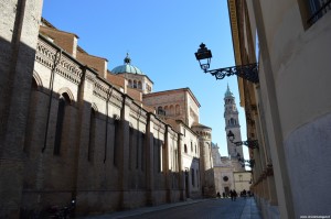 Parma, il Duomo visto di lato