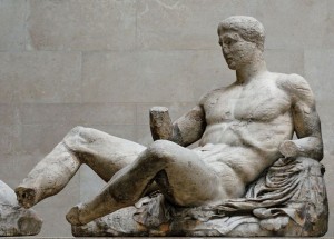 Statua di Dionisio dal frontone orientale del Partenone, marmi di Elgin, British Museum, Londra