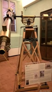 Bologna, Specola, antico telescopio a lenti