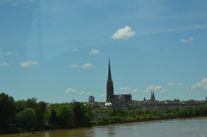Bordeaux, Chiesa di Saint Michel, sullo sfondo le guglie della Cattedrale