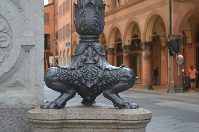 bologna tour del liberty