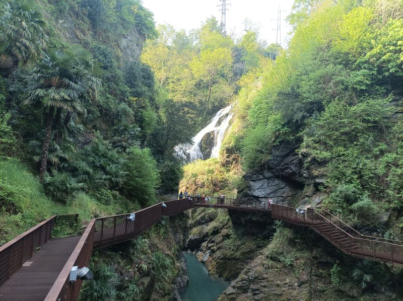 lago di como sponda orientale